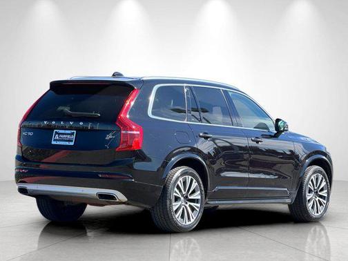 2021 Volvo XC90 T6 Momentum