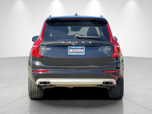 2021 Volvo XC90 T6 Momentum