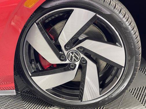 2025 Volkswagen Golf GTI 2.0T S DSG