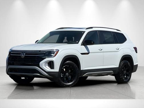 Opal White Pearl 2026 Volkswagen Atlas Peak Edition