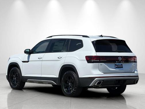 opal white pearl 2026 Volkswagen Atlas Peak Edition