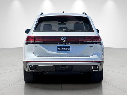 opal white pearl 2026 Volkswagen Atlas Peak Edition