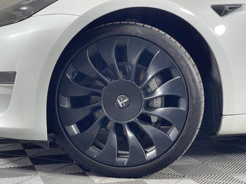 2023 Tesla Model 3 Standard Range