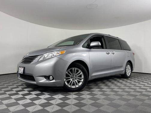 2017 Toyota Sienna XLE Premium