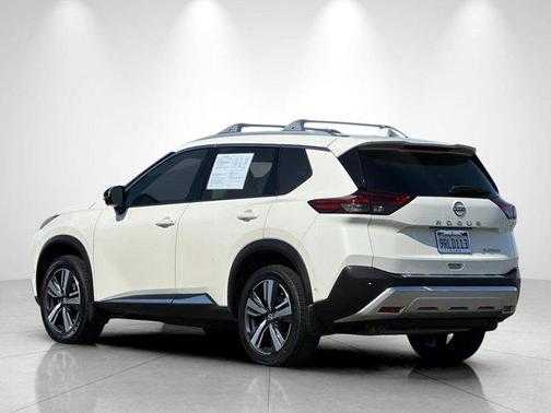 Pearl White Tricoat 2023 Nissan Rogue Platinum