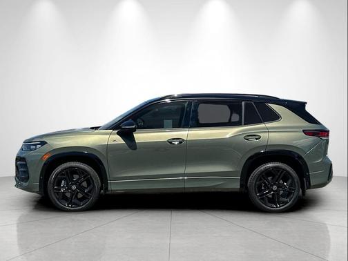 Avocado 2026 Volkswagen Tiguan 2.0T SE R-Line Black 4MOTION