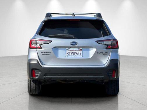 Ice Silver Metallic 2022 Subaru Outback Onyx Edition XT