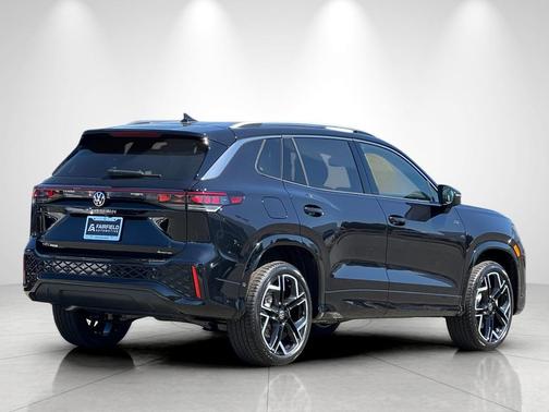 deep black pearl 2026 Volkswagen Tiguan 2.0T SEL R-Line 4MOTION