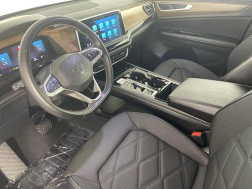 2024 Volkswagen Atlas 2.0T SE w/Technology 4MOTION