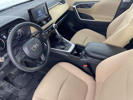 2021 Toyota RAV4 Hybrid LE