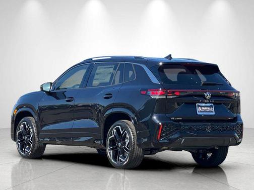deep black pearl 2026 Volkswagen Tiguan 2.0T SEL R-Line 4MOTION