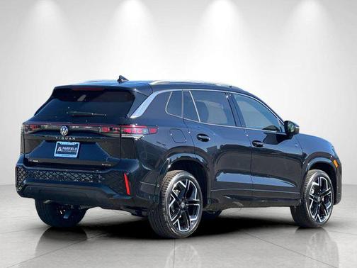 deep black pearl 2026 Volkswagen Tiguan 2.0T SEL R-Line 4MOTION