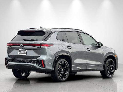platinum gray metallic 2026 Volkswagen Tiguan 2.0T SE R-Line Black 4MOTION