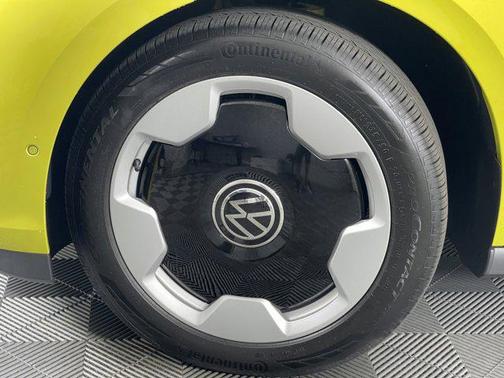 2025 Volkswagen ID. Buzz Pro S Plus with 4MOTION