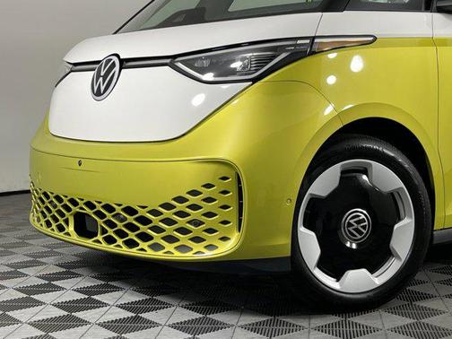 2025 Volkswagen ID. Buzz Pro S Plus with 4MOTION