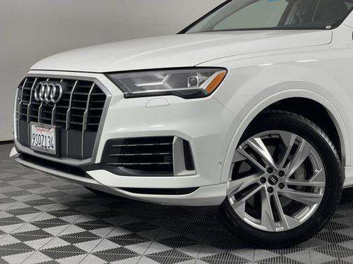 2021 Audi Q7 55 Premium Plus