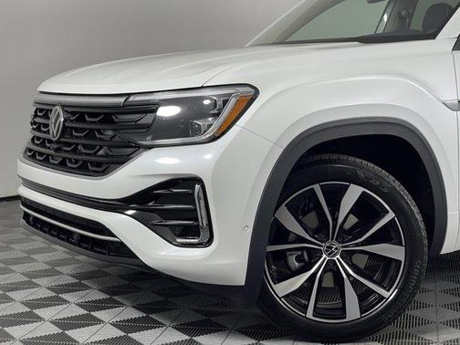 2026 Volkswagen Atlas 2.0T SEL Premium R-Line 4MOTION