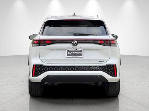 2026 Volkswagen Tiguan 2.0T SEL R-Line 4MOTION