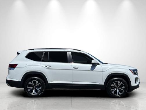 opal white pearl 2026 Volkswagen Atlas 2.0T SE
