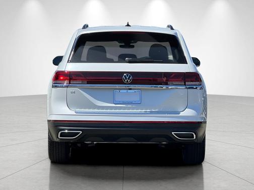 opal white pearl 2026 Volkswagen Atlas 2.0T SE