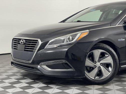 2017 Hyundai SONATA Hybrid Limited