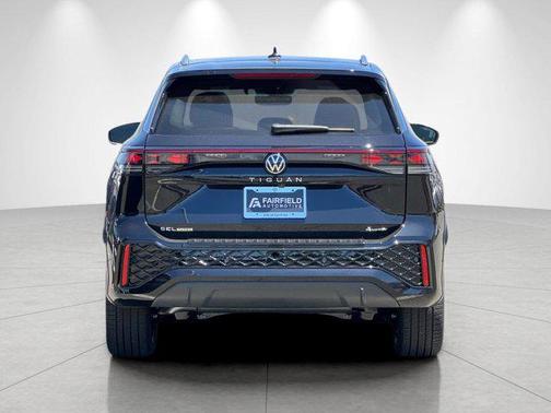 deep black pearl 2026 Volkswagen Tiguan 2.0T SEL R-Line 4MOTION