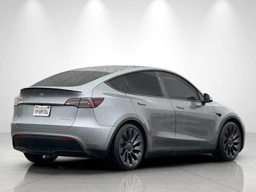 2024 Tesla Model Y Performance Dual Motor All-Wheel Drive