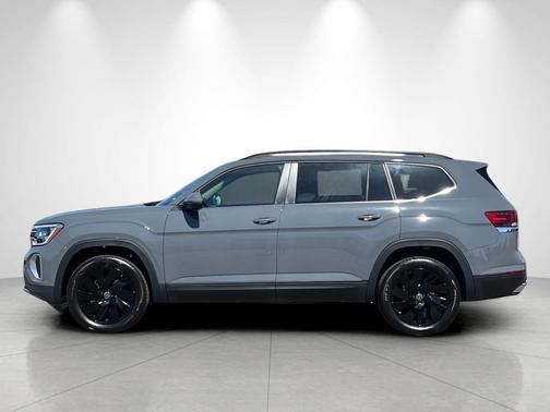 Pure Gray 2026 Volkswagen Atlas 2.0T SE w/Technology 4MOTION