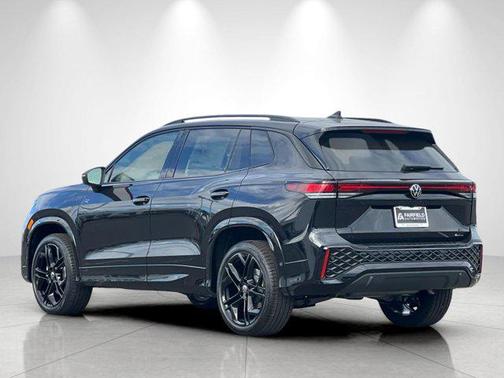 deep black pearl 2026 Volkswagen Tiguan 2.0T SE R-Line Black 4MOTION