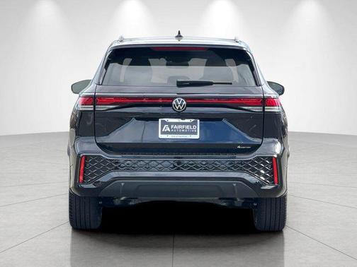 deep black pearl 2026 Volkswagen Tiguan 2.0T SE R-Line Black 4MOTION