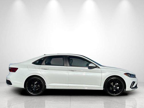 Opal White Pearl 2026 Volkswagen Jetta 1.4T SE