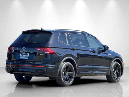 Deep Black Pearl 2023 Volkswagen Tiguan 2.0T SE R-Line Black 4MOTION