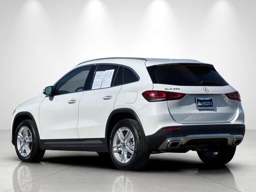White 2022 Mercedes-Benz GLA 250 Base