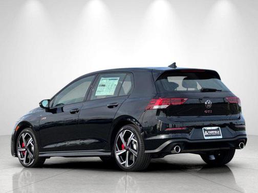 Mythos Black Metallic 2026 Volkswagen Golf GTI 2.0T SE DSG