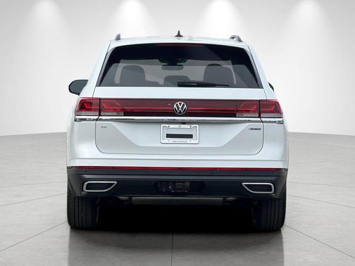 Opal White Pearl 2026 Volkswagen Atlas 2.0T SE w/Technology 4MOTION