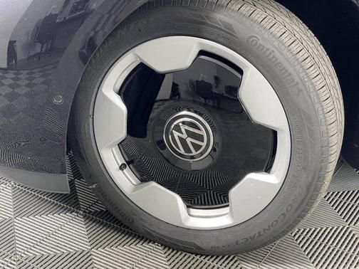 Deep Black Pearl 2025 Volkswagen ID. Buzz Pro S