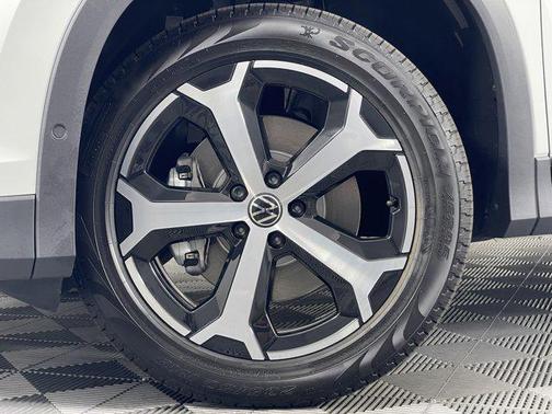 2025 Volkswagen Tiguan 2.0T SE 4MOTION