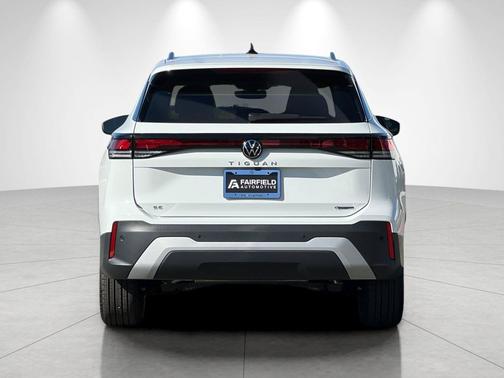 Pure White 2026 Volkswagen Tiguan 2.0T SE 4MOTION
