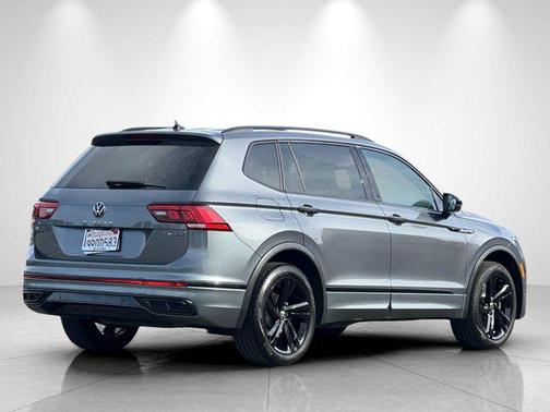 Platinum Gray Metallic 2024 Volkswagen Tiguan 2.0T SE R-Line Black 4MOTION