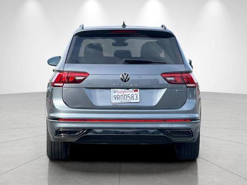 Platinum Gray Metallic 2024 Volkswagen Tiguan 2.0T SE R-Line Black 4MOTION