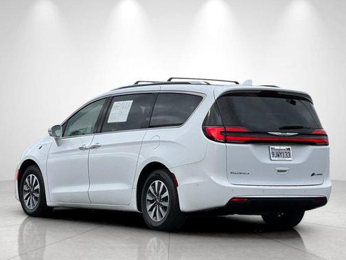 2021 Chrysler Pacifica Hybrid Touring L