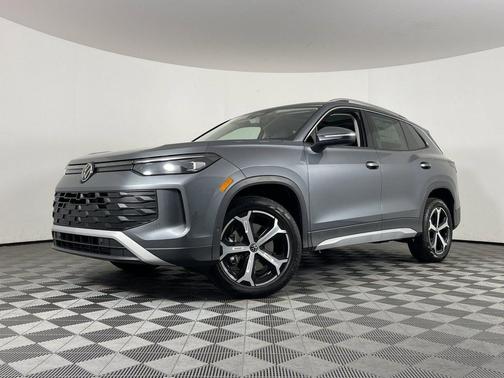 Platinum Gray Metallic 2025 Volkswagen Tiguan 2.0T SE 4MOTION