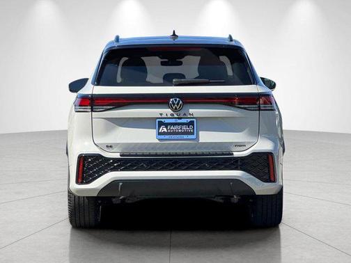Sandstone w/Deep Black Roof 2026 Volkswagen Tiguan 2.0T SE R-Line Black 4MOTION
