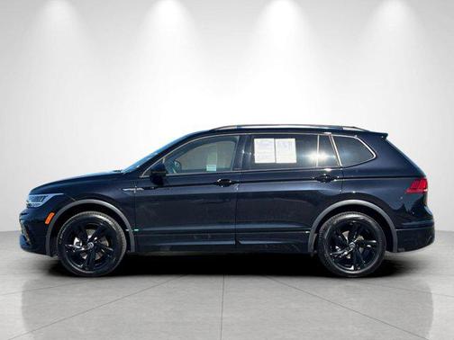 Deep Black Pearl 2024 Volkswagen Tiguan 2.0T SE R-Line Black 4MOTION