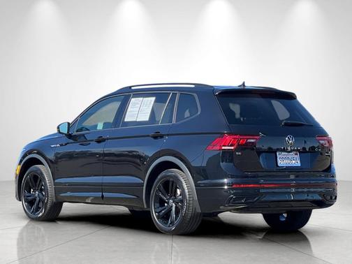 Deep Black Pearl 2024 Volkswagen Tiguan 2.0T SE R-Line Black 4MOTION