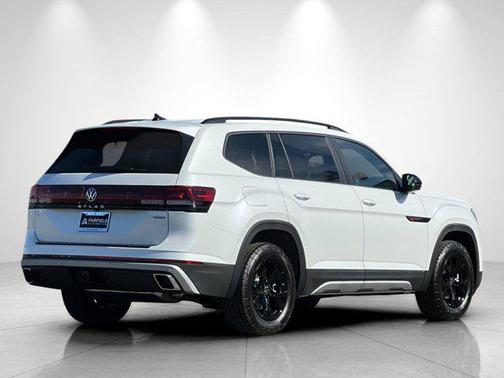 2026 Volkswagen Atlas Peak Edition