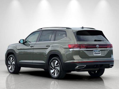 Avocado Green Pearl 2026 Volkswagen Atlas 2.0T SE w/Technology 4MOTION