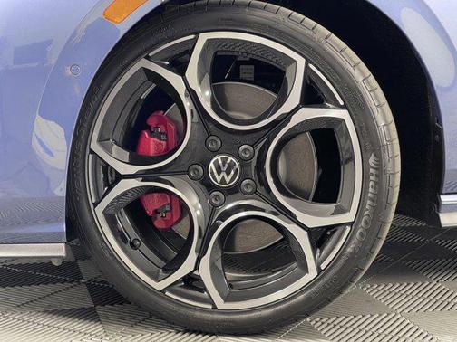 2025 Volkswagen Golf GTI 2.0T S DSG