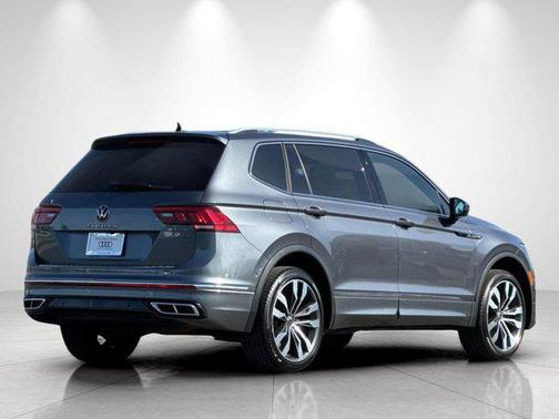 Platinum Gray Metallic 2022 Volkswagen Tiguan 2.0T SEL R-Line 4MOTION
