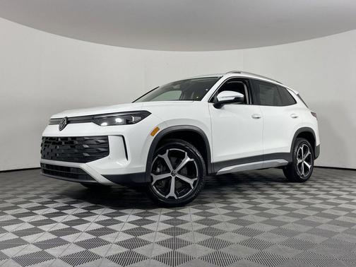 Pure White 2026 Volkswagen Tiguan 2.0T SE 4MOTION